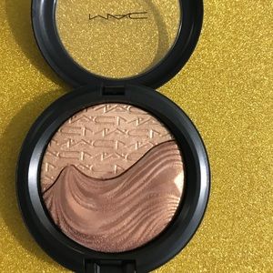 MAC Extra Dimension Skinfinish / Double Definition